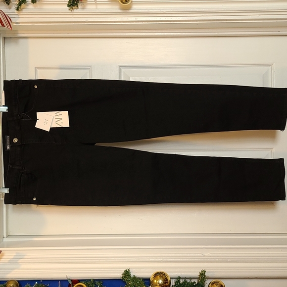 New with tags Zara Black Mid Rise Sculpt Skinny Jeans 14